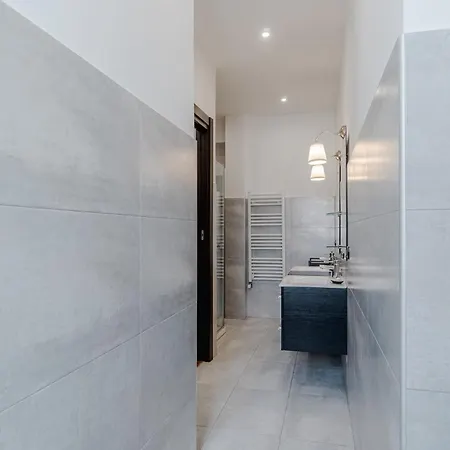 Guesthost - Modern Bright Flat In *