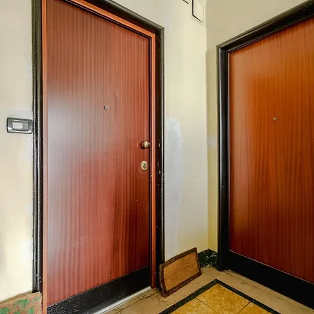 아파트 Guesthost - Modern Bright Flat In *