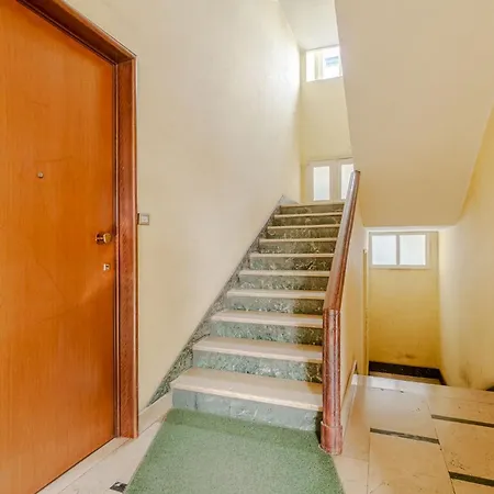 Guesthost - Modern Bright Flat In *