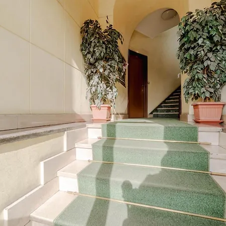 Guesthost - Modern Bright Flat In Apartment *