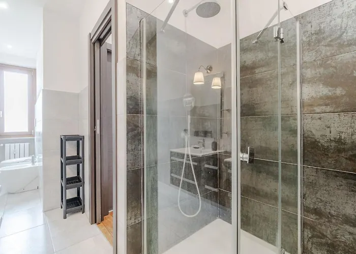 Guesthost - Modern Bright Flat In Apartment Turin