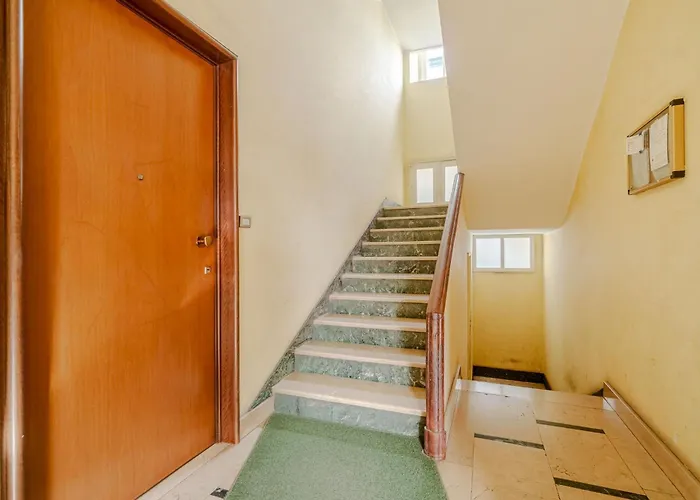 Guesthost - Modern Bright Flat In *