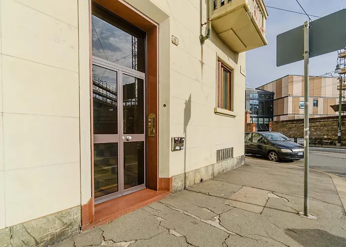 Guesthost - Modern Bright Flat In