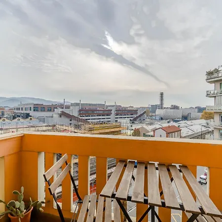 Guesthost - Modern Bright Flat In *