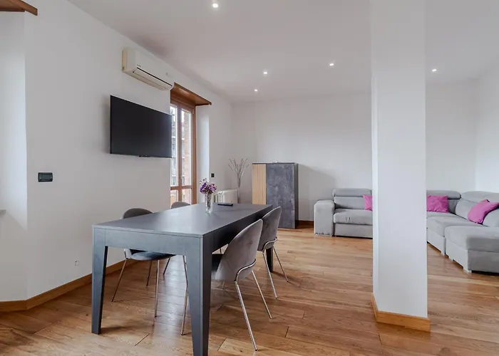 Guesthost - Modern Bright Flat In *